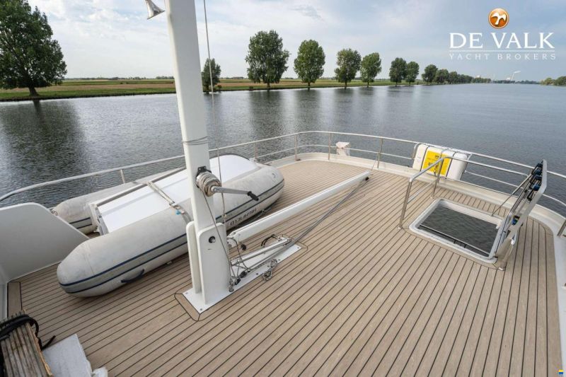 Steeler Yachts Explorer 50 Pilothouse