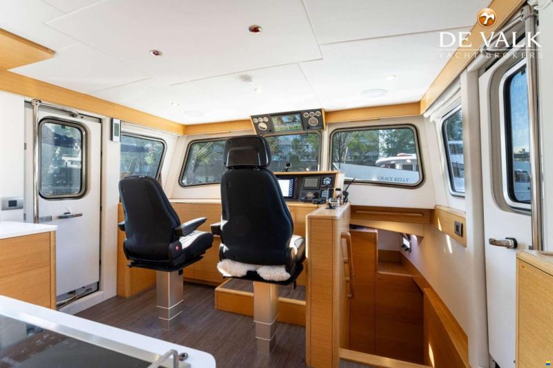 Steeler Yachts Explorer 50 Pilothouse
