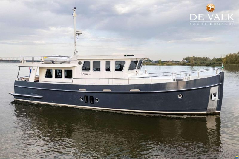 Steeler Yachts Explorer 50 Pilothouse