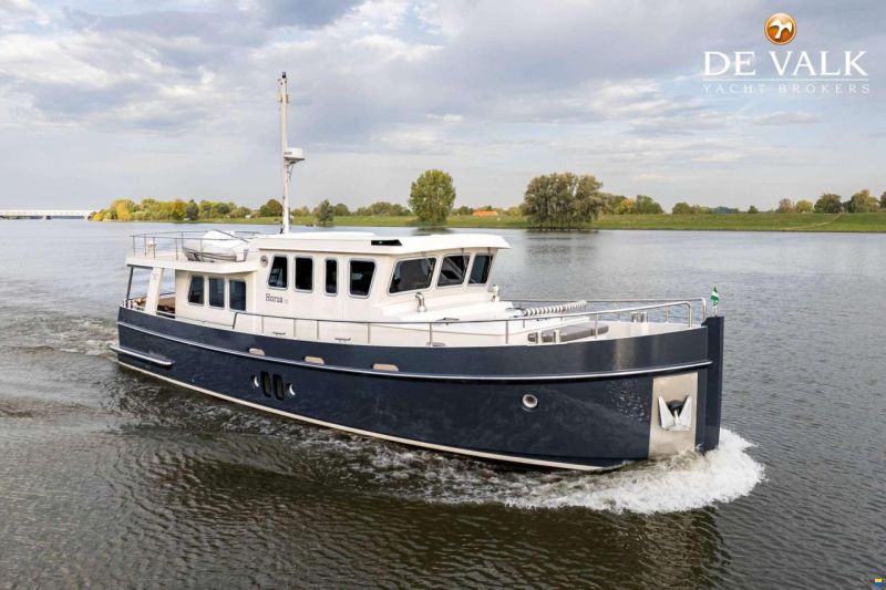 Steeler Yachts Explorer 50 Pilothouse