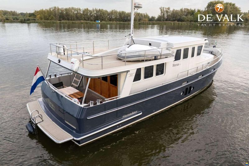 Steeler Yachts Explorer 50 Pilothouse