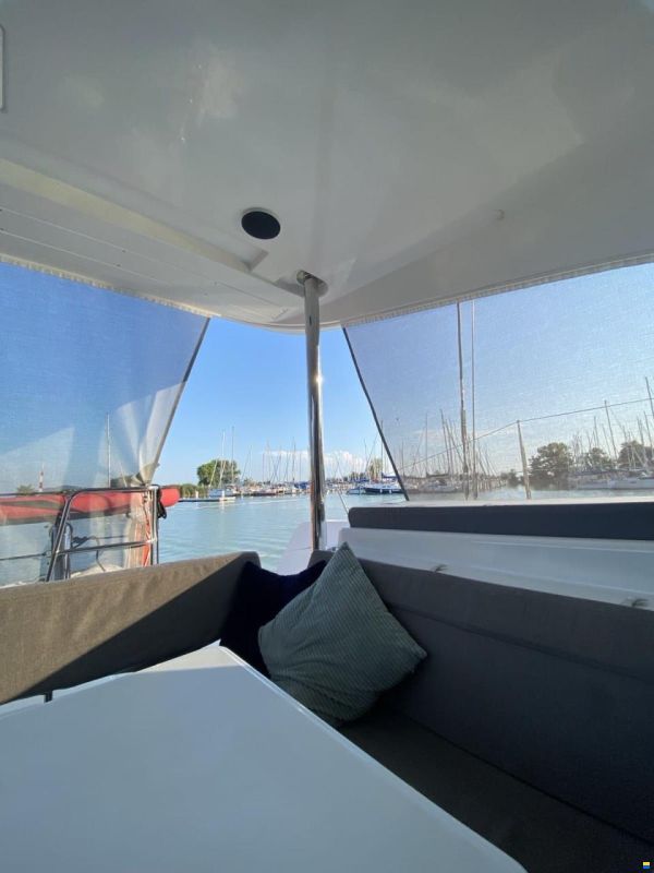 Lagoon 39