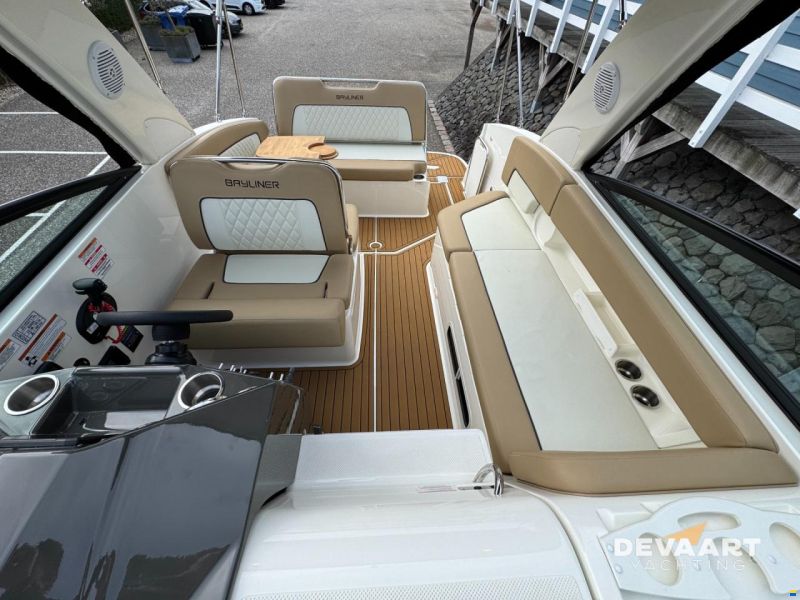 Bayliner Ciera 8