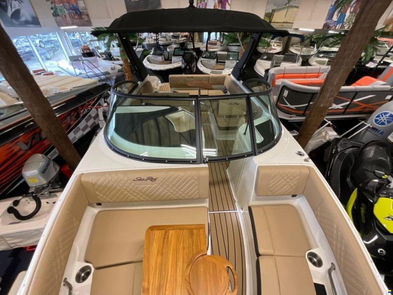 Sea Ray SDX 250 Outboard