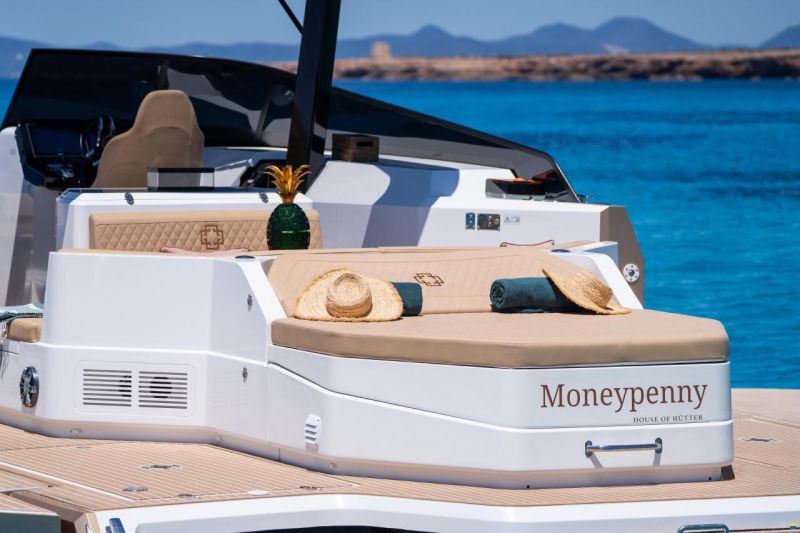 Catamaran Money Penny Seavy 11