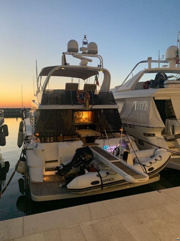 Fairline Squadron 62