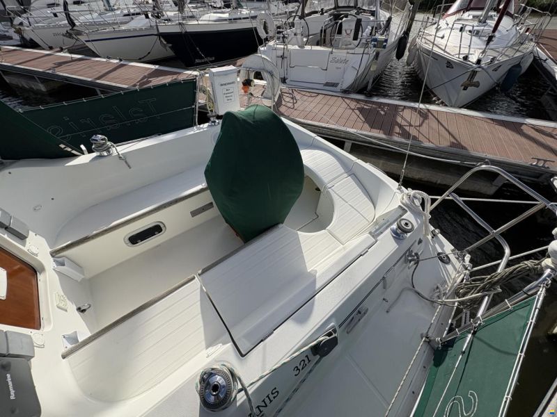 Beneteau Oceanis 321 Jubilee