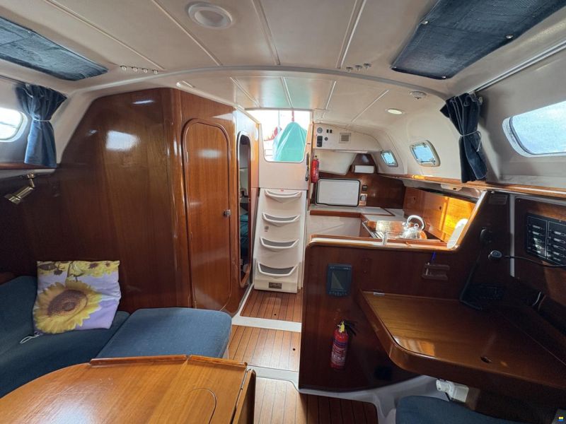 Beneteau Oceanis 321 Jubilee