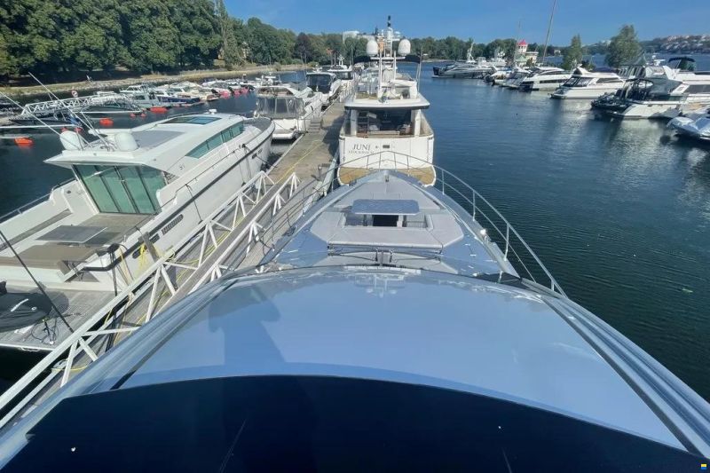 Galeon 700 Sky