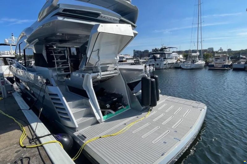 Galeon 700 Sky