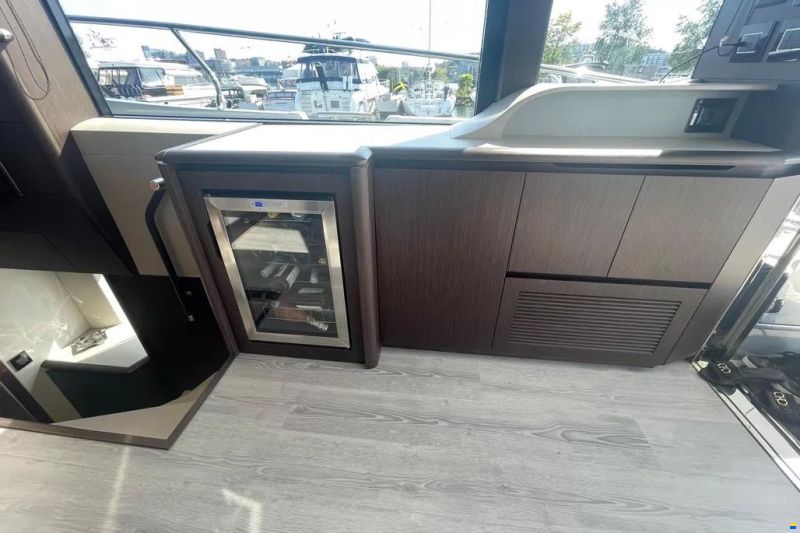 Galeon 700 Sky