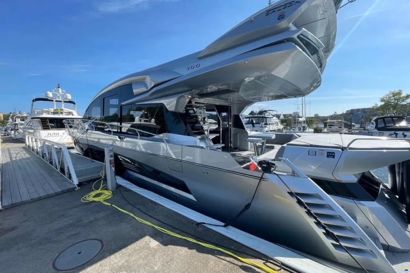 Galeon 700 Sky