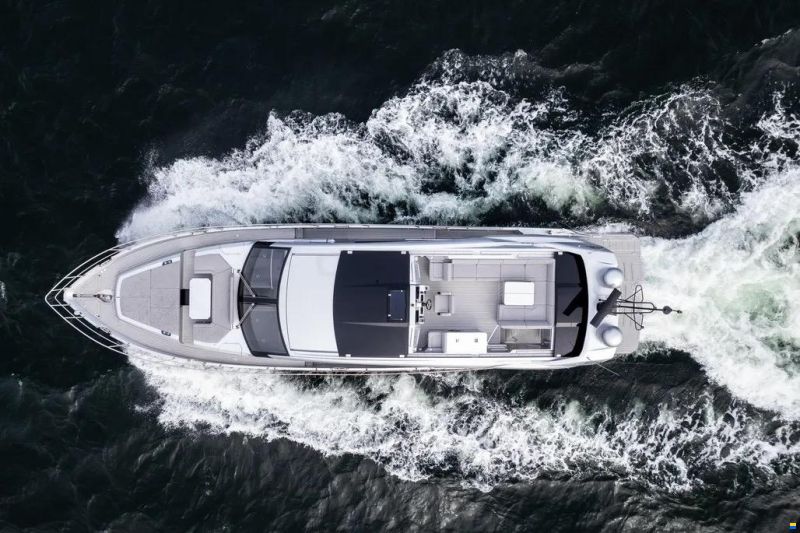 Galeon 700 Sky