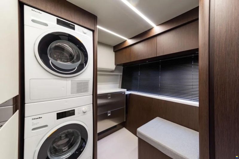 Galeon 700 Sky