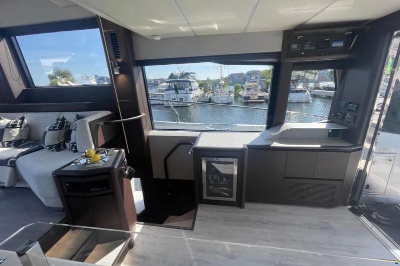 Galeon 700 Sky