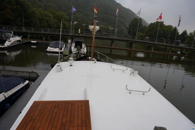 Linssen STURDY 400 AC