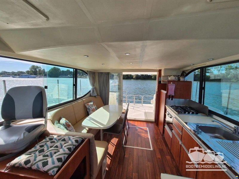 Nicols Yacht Sixto Prestige