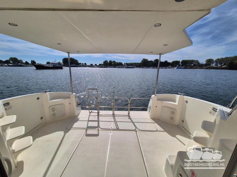 Nicols Yacht Sixto Prestige