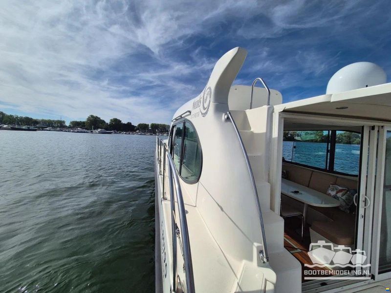 Nicols Yacht Sixto Prestige