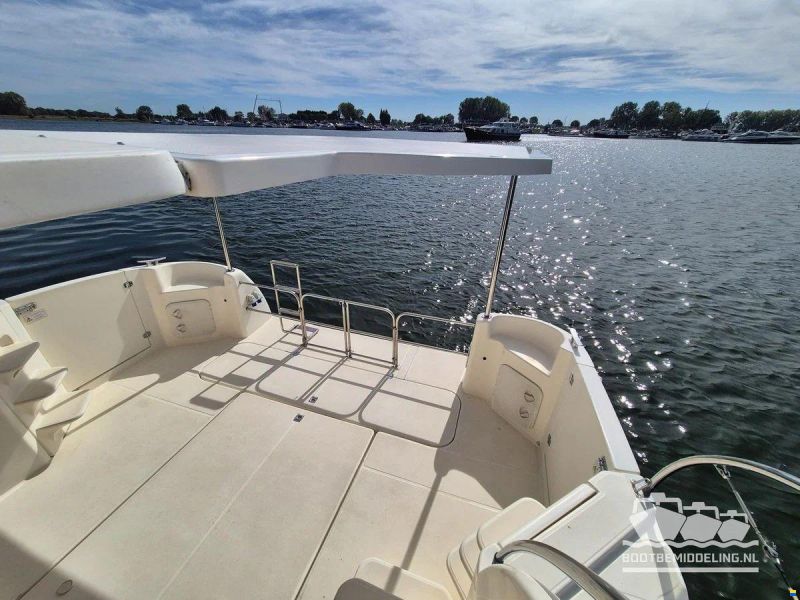 Nicols Yacht Sixto Prestige