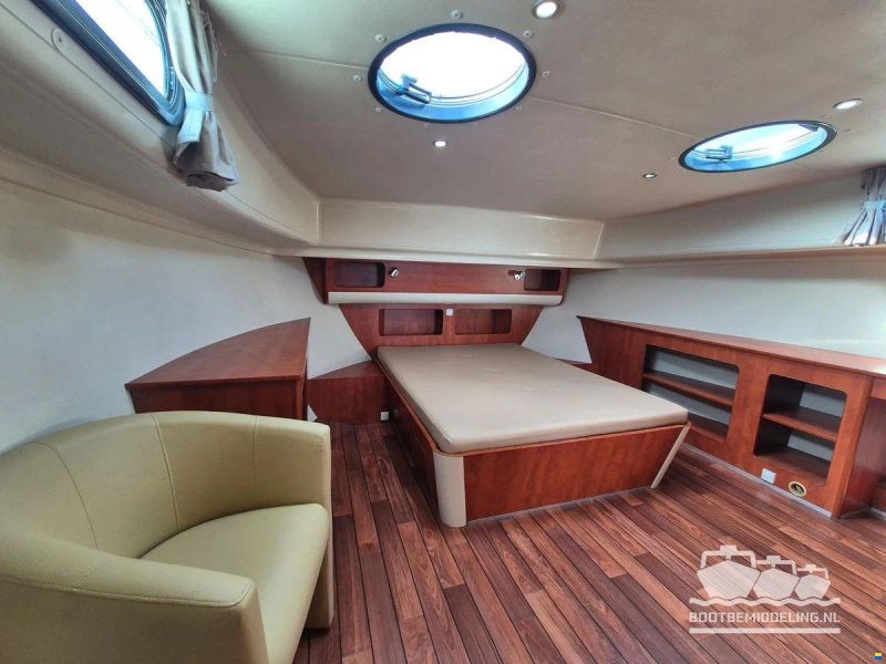 Nicols Yacht Sixto Prestige