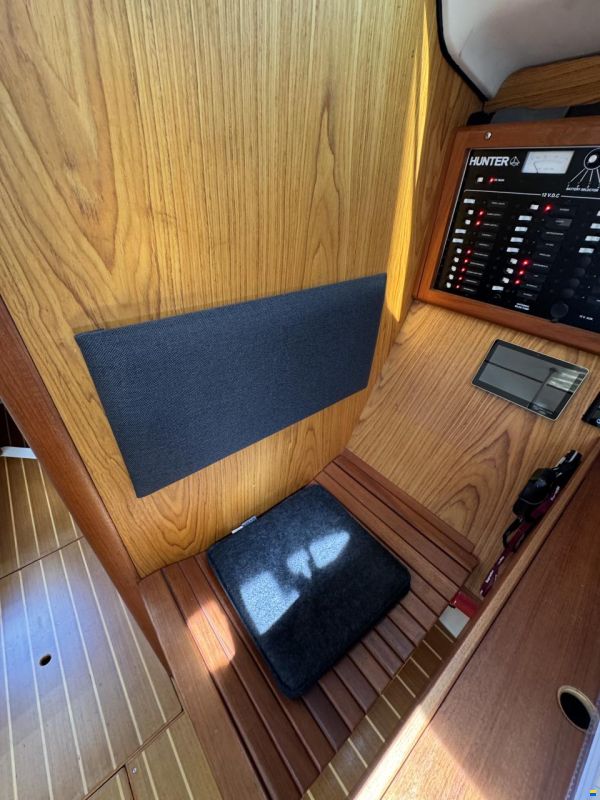 Hunter Marine Hunter 410