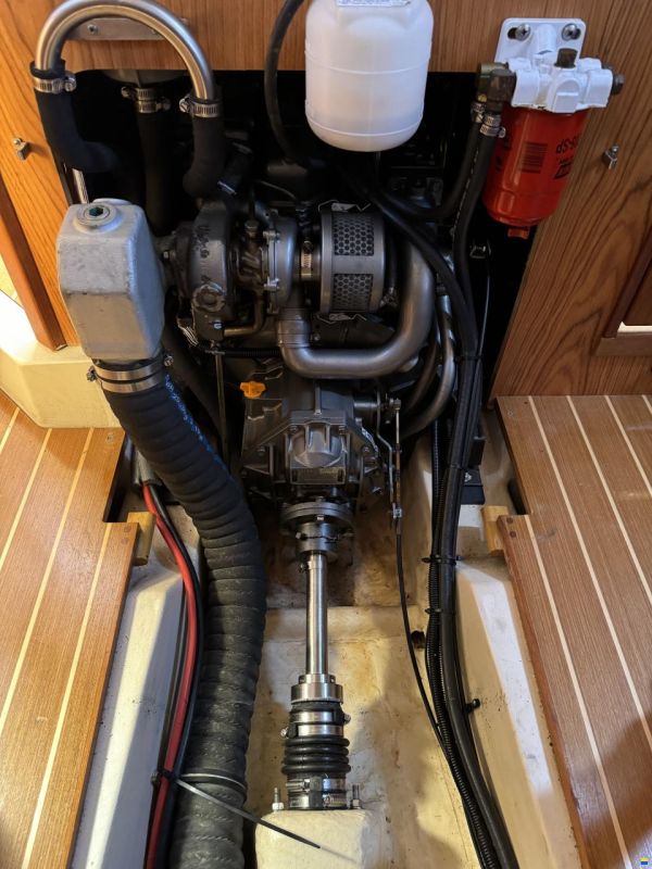 Hunter Marine Hunter 410
