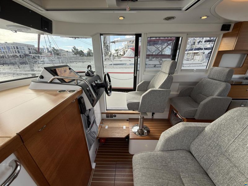 Paragon Yachts 31 Cabin