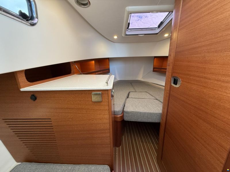 Paragon Yachts 31 Cabin