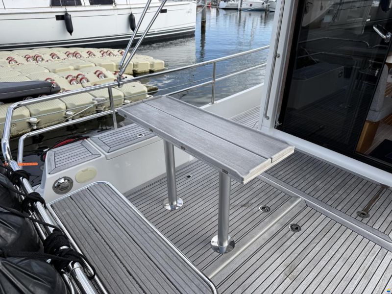 Paragon Yachts 31 Cabin