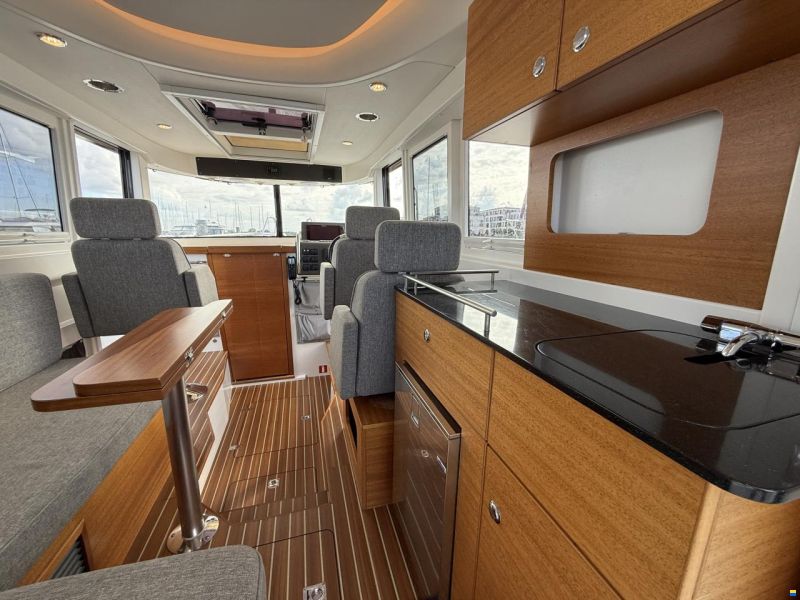 Paragon Yachts 31 Cabin