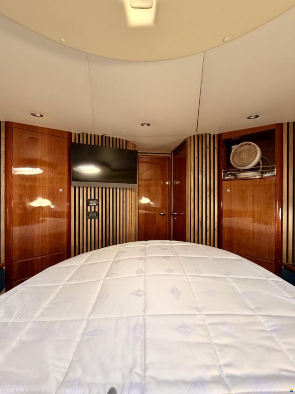 Azimut 42 Fly