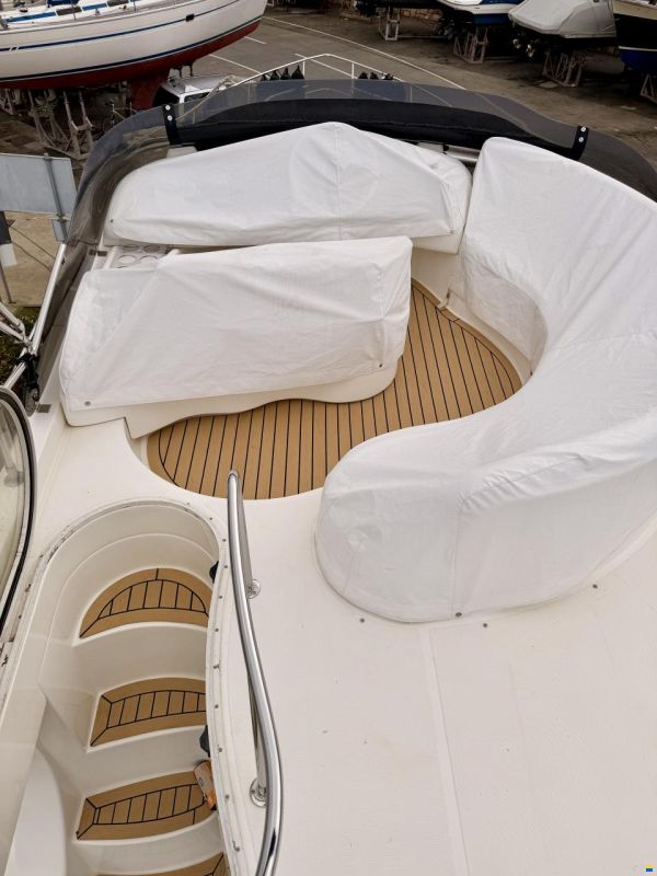 Azimut 42 Fly