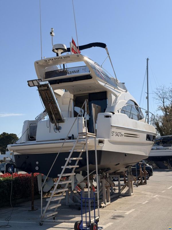 Azimut 42 Fly