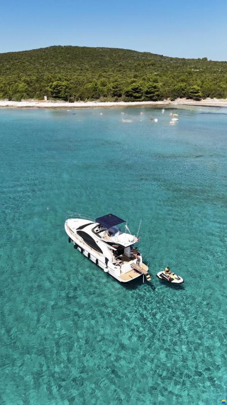Azimut 42 Fly