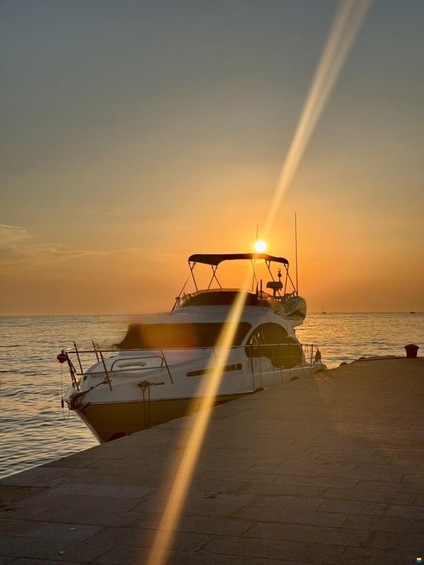 Azimut 42 Fly
