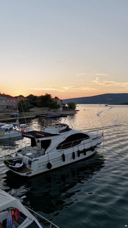 Azimut 42 Fly