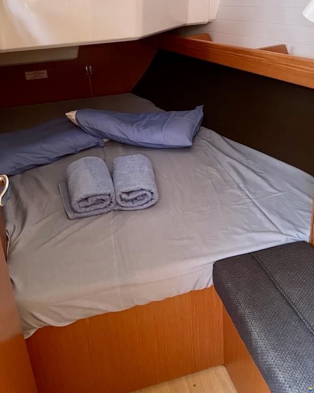 Bavaria Cruiser 37