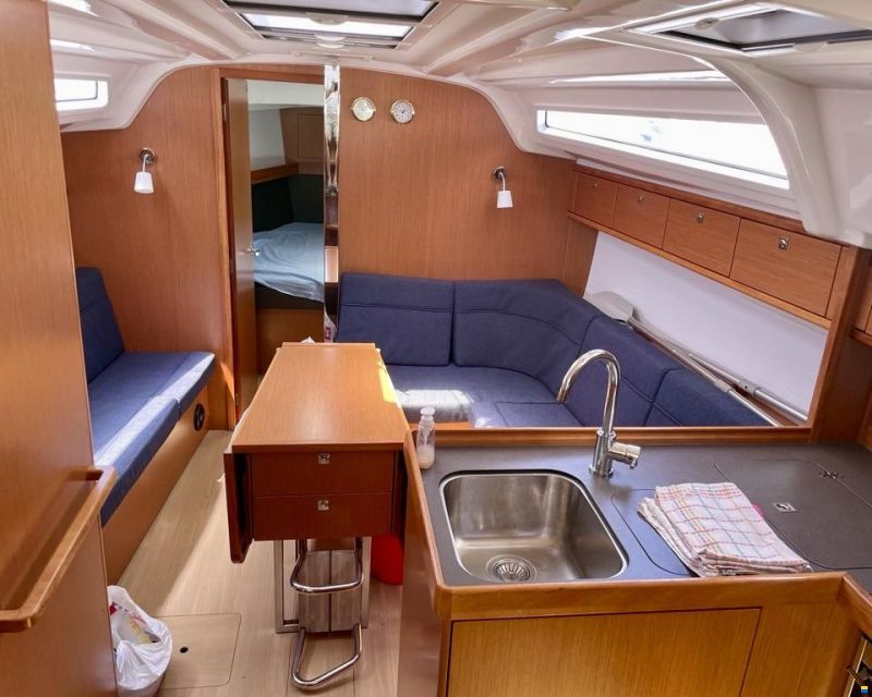 Bavaria Cruiser 37