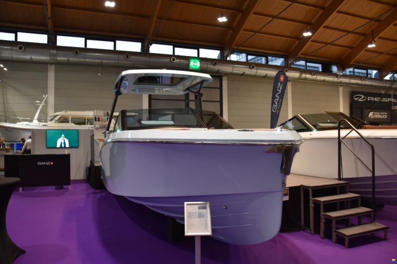 Ganz Boats Ovation 7X Cabin