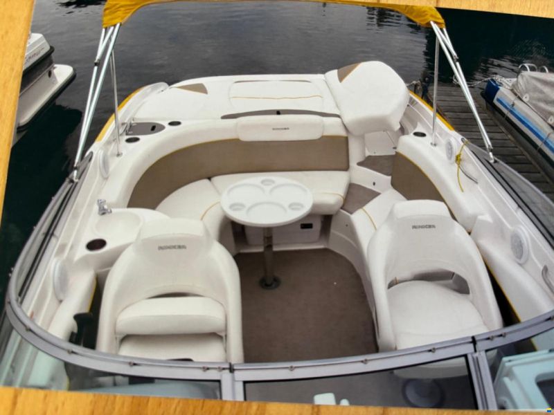 Rinker 246 CC