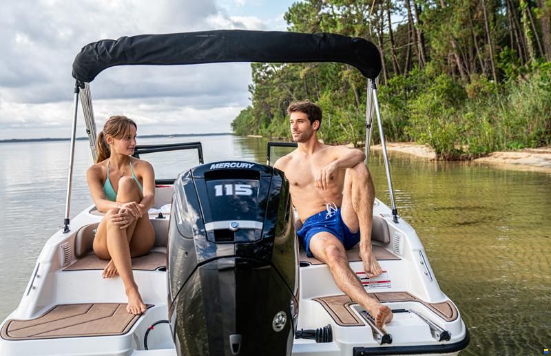 Quicksilver 525 AXESS / Mercury 100 prêt à naviguer