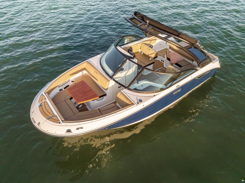 Sea Ray SDX230E & Trailer