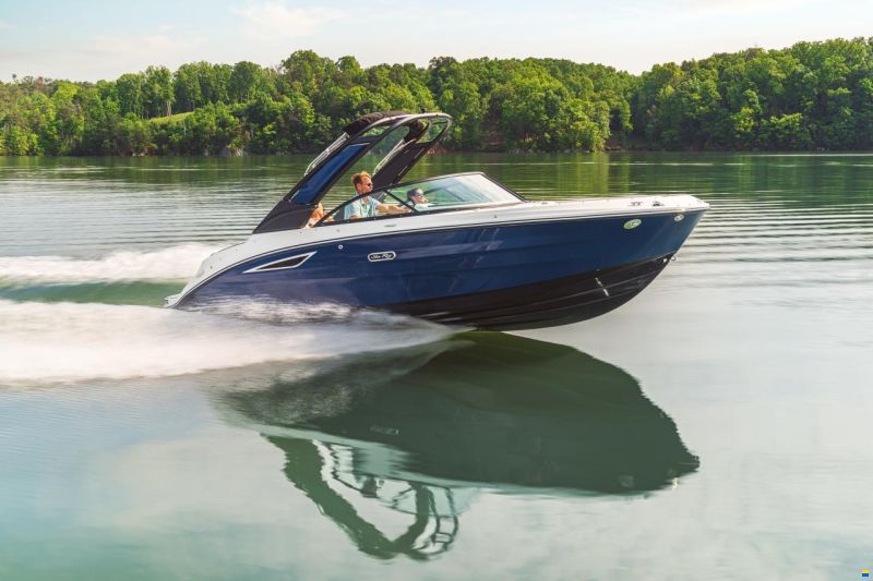 Sea Ray SDX230E & Trailer