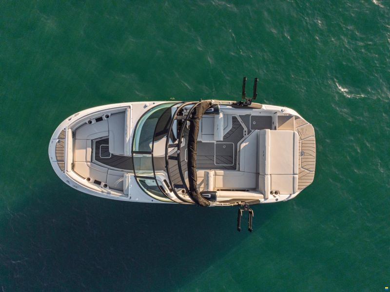 Sea Ray SDX230E SURF & Trailer