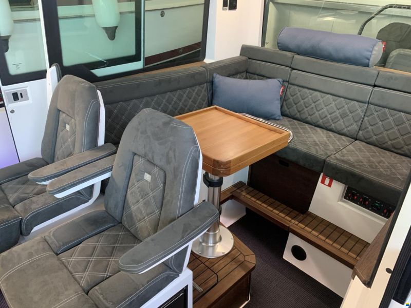 Axopar 37 Cabin
