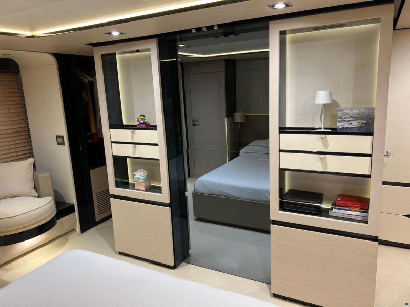 Azimut 80