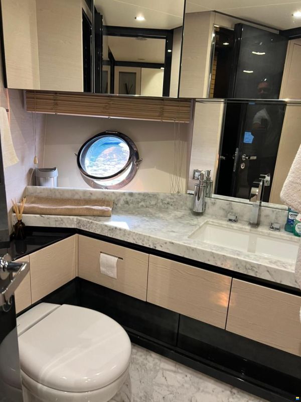 Azimut 80