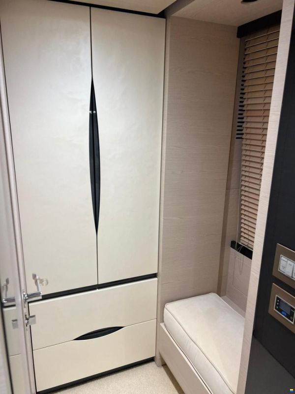 Azimut 80