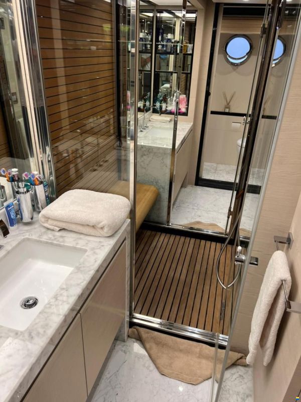 Azimut 80